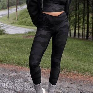 OFFLINE by Aerie high-rise crossover waist 7/8 legging